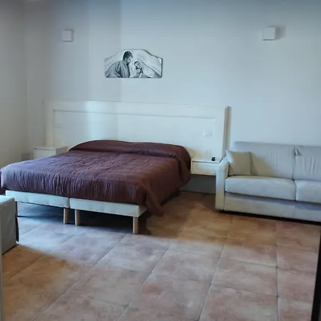 L'arco Antico Oda ve Kahvaltı *